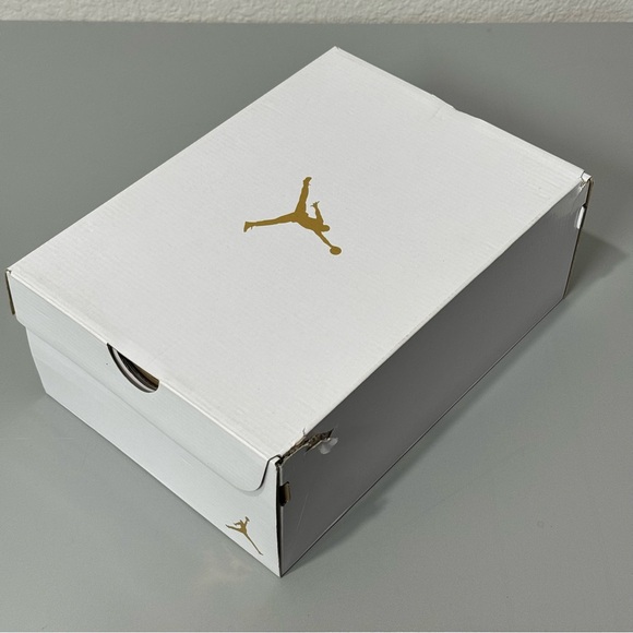 Women’s Nike Air Jordan 1 mid USA Size 8W/6.5M. Brand New!!! 💯 Authentic. - Picture 8 of 9